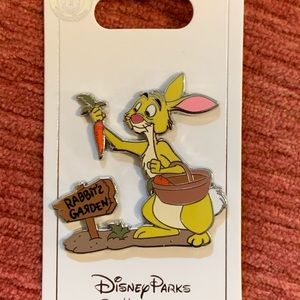 Disney rabbit Winnie the Pooh pin brooch